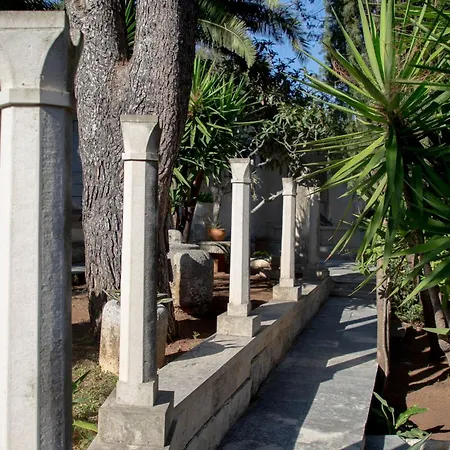 Nada - Unique And Artistic 4*