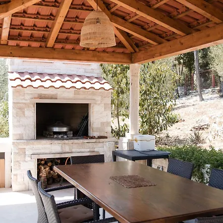 Nada - Unique And Artistic 招待所